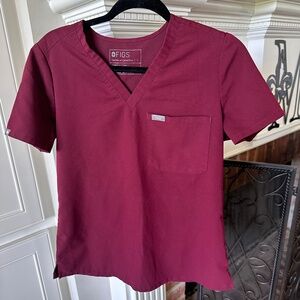 Figs Catarina Classic, Relaxed, V-Neck Scrub Top